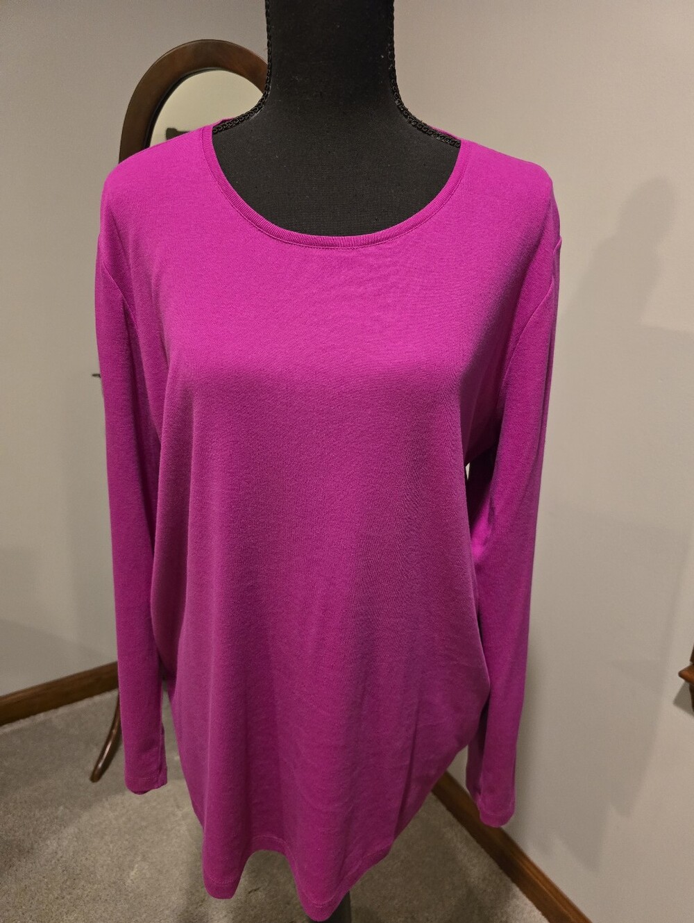 Chico's Bright Fuchsia Long-Sleeve Scoop Neck Top Size 3!